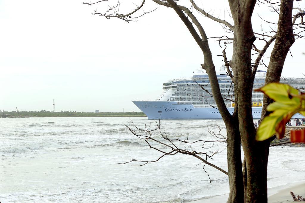 オールド ライトハウス ブリストー ホテル Kochi エクステリア 写真
